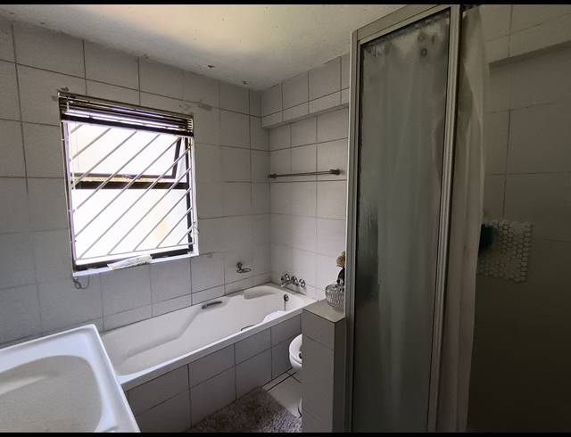 2 BEDROOM APARTMENT FOR SALE IN BASSONIA